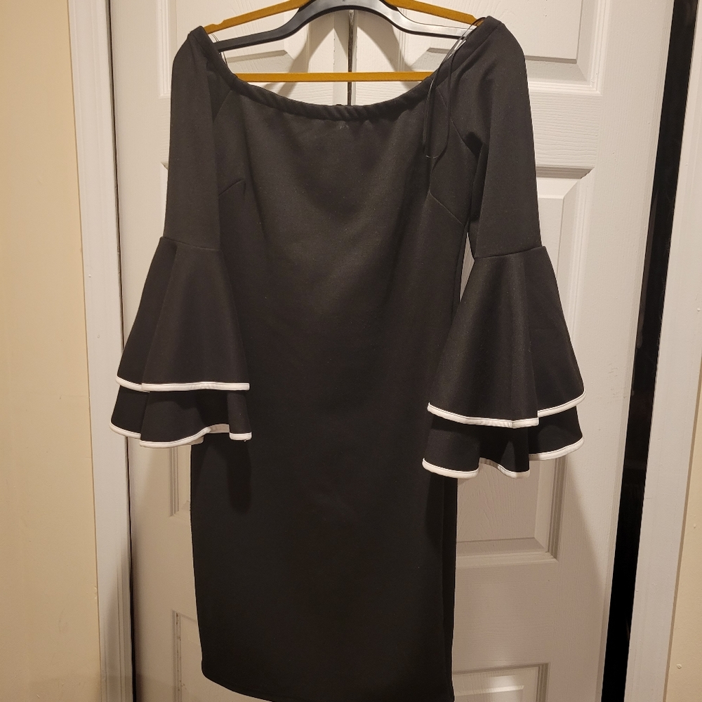 Venus black trumpet sleeves midi dress